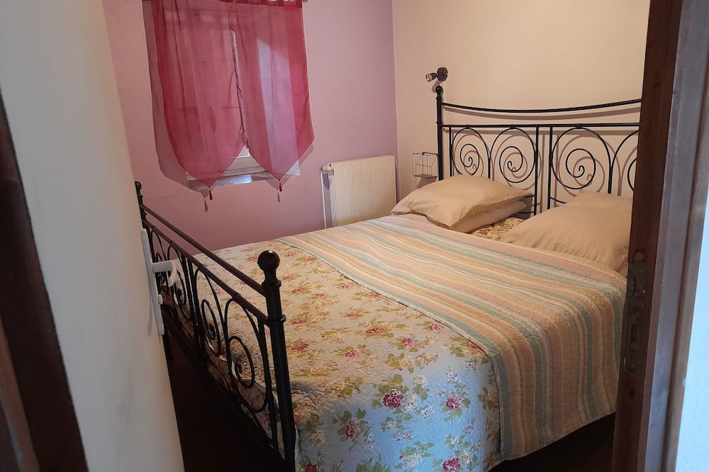 Photo of Bedroom in Saint-Barthelemy-Grozon