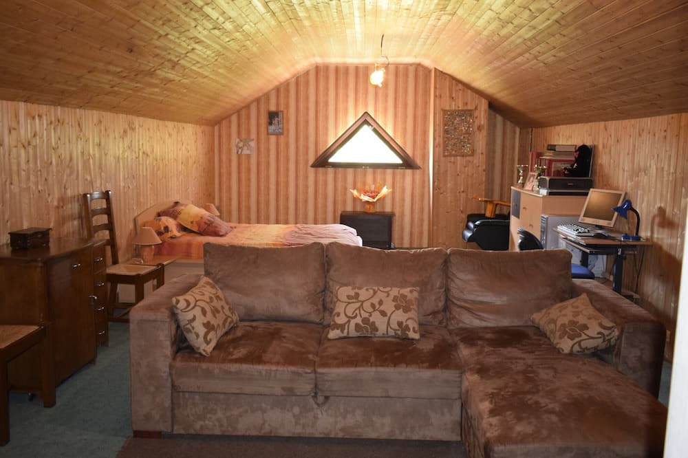 Photo of Livingroom in Graye-et-Charnay