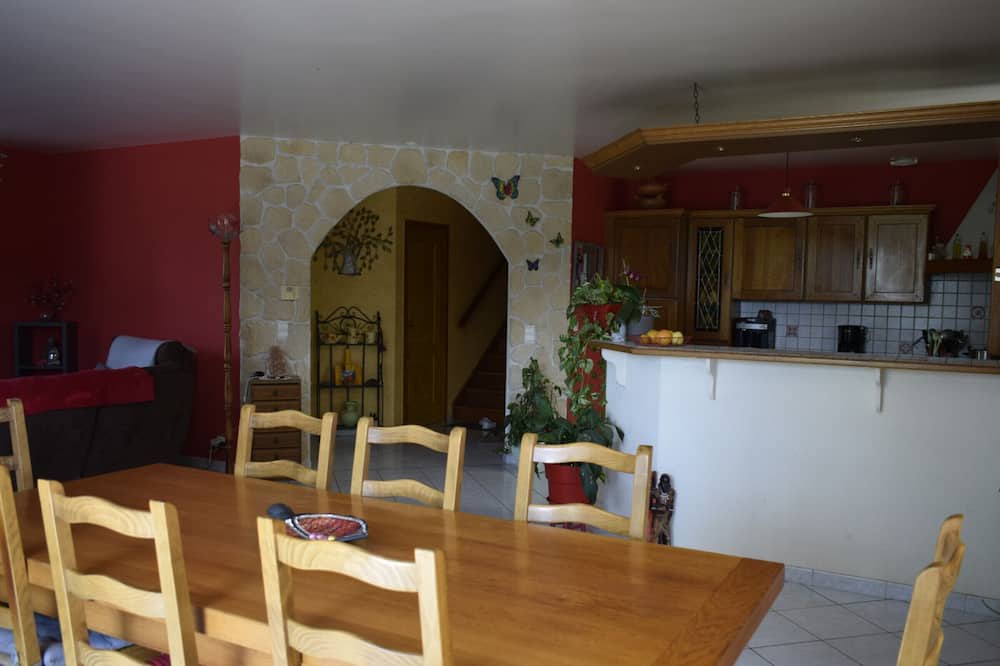 Photo of Kitchen in Graye-et-Charnay