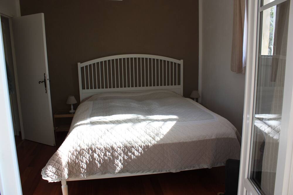 Photo of Bedroom in Saint-Pierre-de-Vassols
