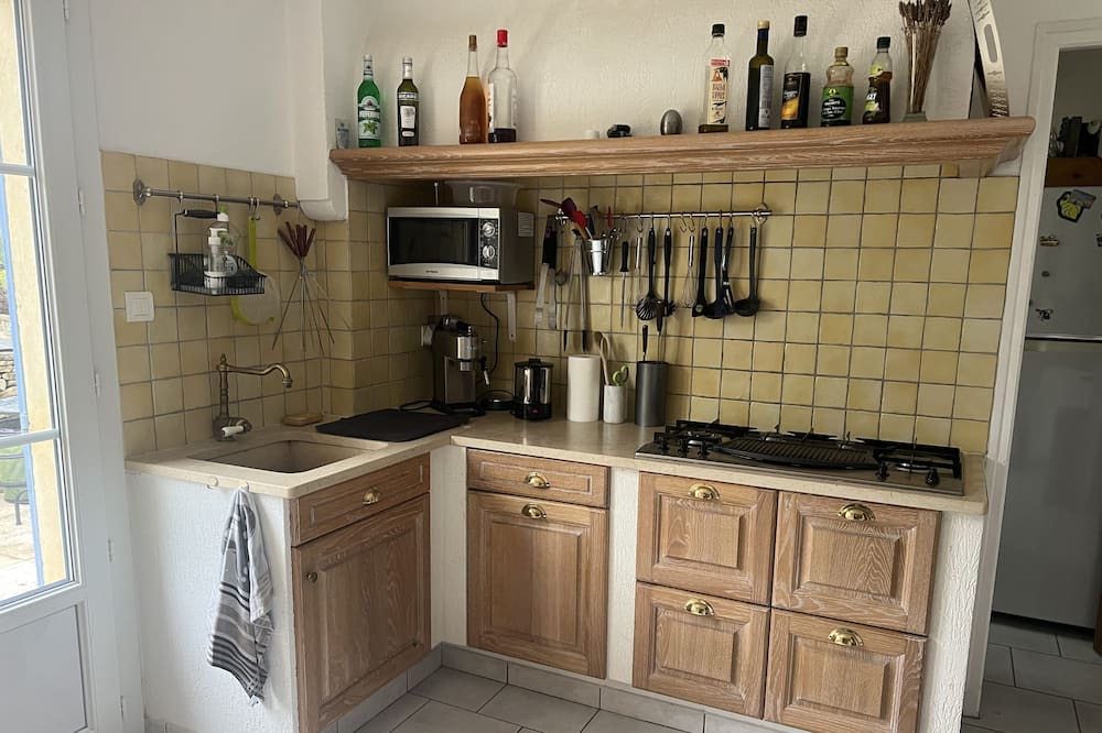 Photo of Kitchen in Saint-Pierre-de-Vassols