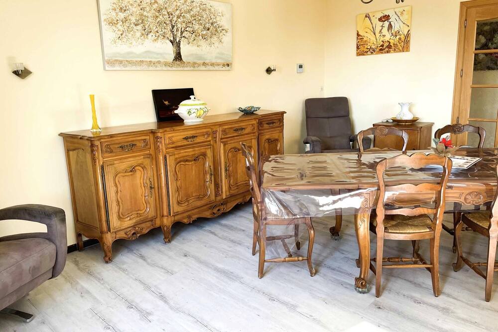 Photo of Livingroom in Sablet