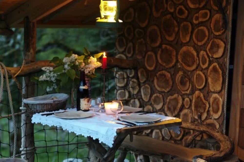 Photo of Kitchen in Nans-sous-Sainte-Anne