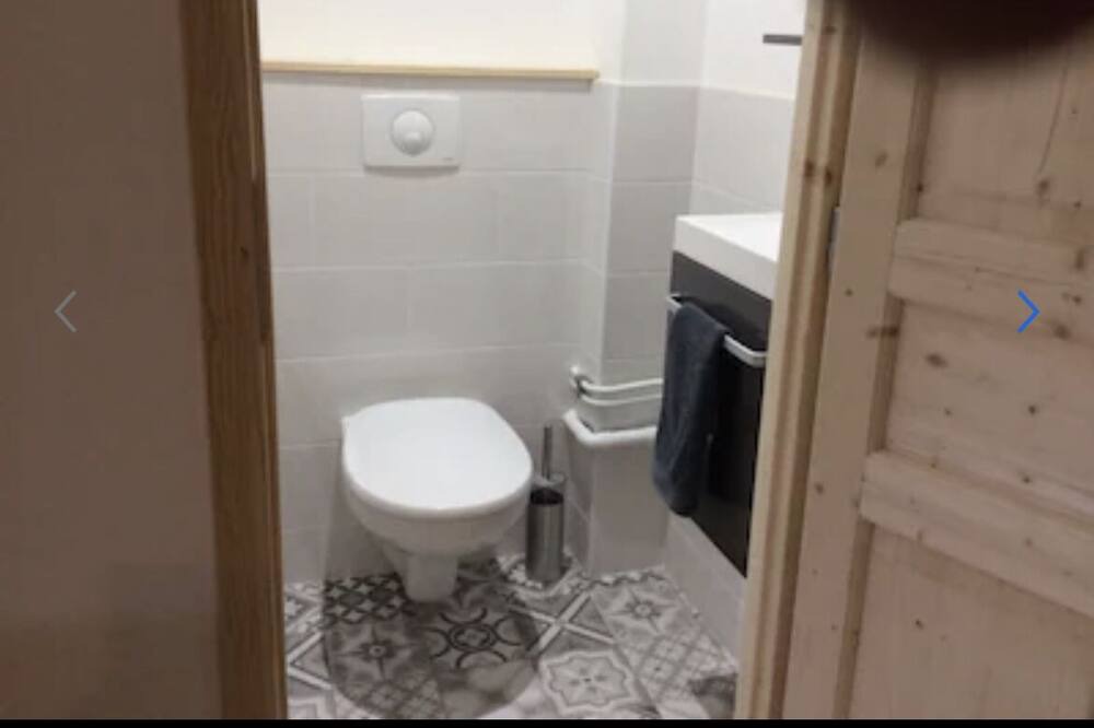 Photo of Bathroom in Saint-Jacques-des-Blats
