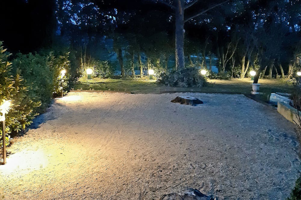 Photo of Outdoor in Roaix
