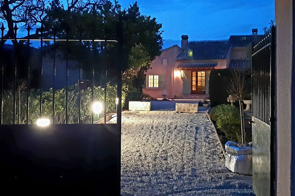 Photo of Outdoor in Roaix