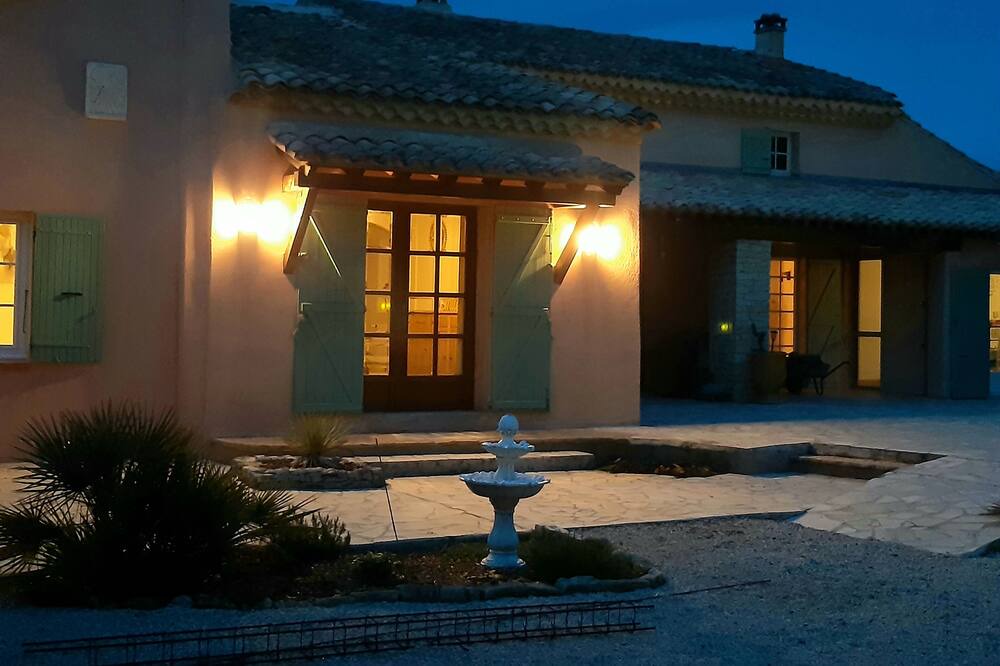 Photo of Outdoor in Roaix