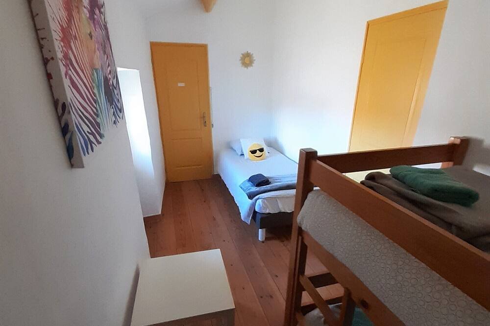 Photo of Bedroom in Roaix