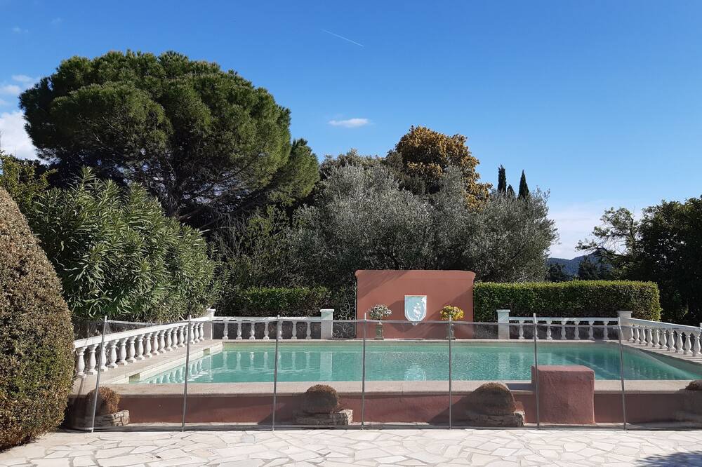 Photo of Outdoor in Roaix