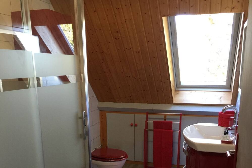 Photo of Bathroom in Curieres