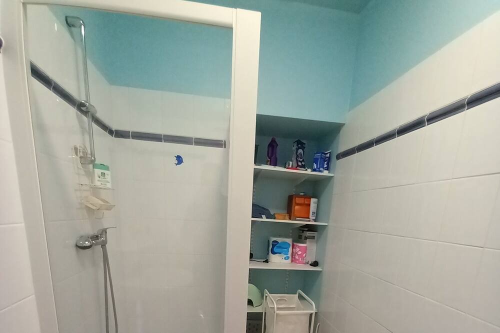 Photo of Bathroom in Saint-Antheme