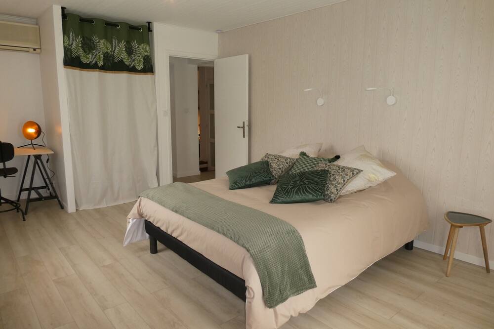 Photo of Bedroom in Claveyson