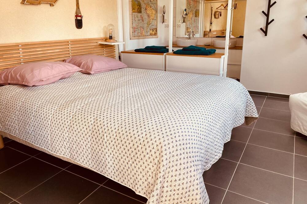 Photo of Bedroom in Sermizelles