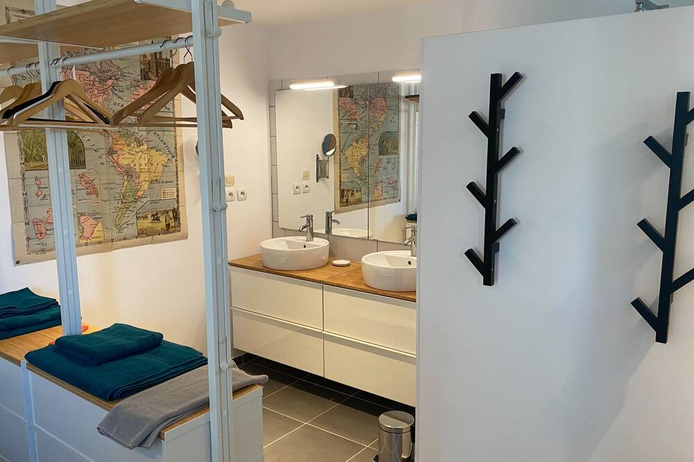 Photo of Bathroom in Sermizelles