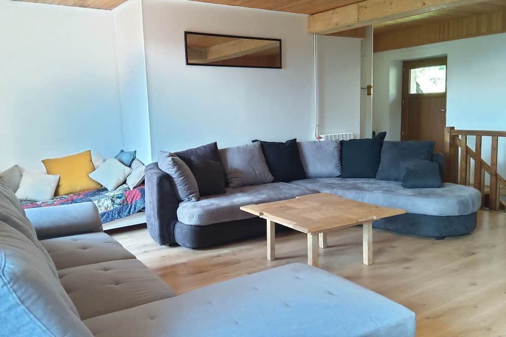 Photo of Livingroom in Saint-Jacques-des-Blats