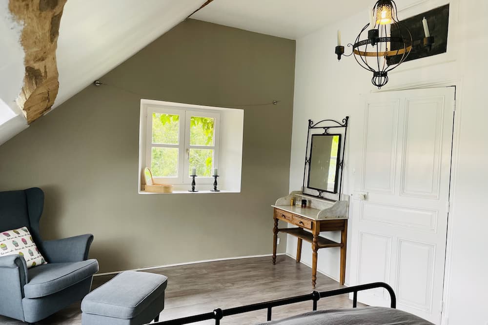 Photo of Bedroom in Etrelles-et-la-Montbleuse