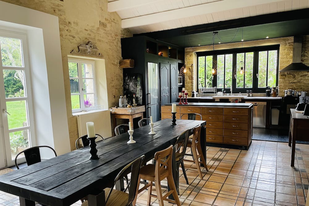 Photo of Kitchen in Etrelles-et-la-Montbleuse