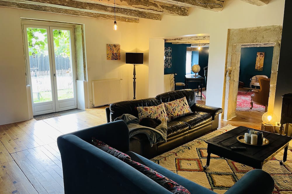 Photo of Livingroom in Etrelles-et-la-Montbleuse