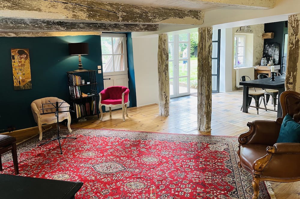 Photo of Livingroom in Etrelles-et-la-Montbleuse