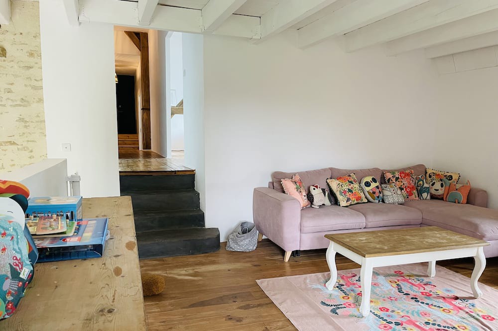 Photo of Livingroom in Etrelles-et-la-Montbleuse