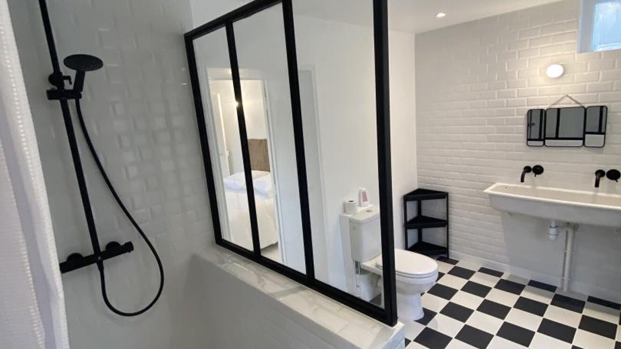 Photo of Bathroom in Senlisse