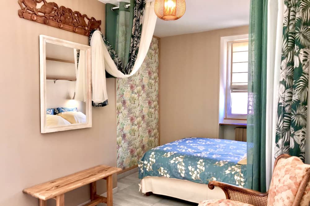 Photo of Bedroom in Lormes