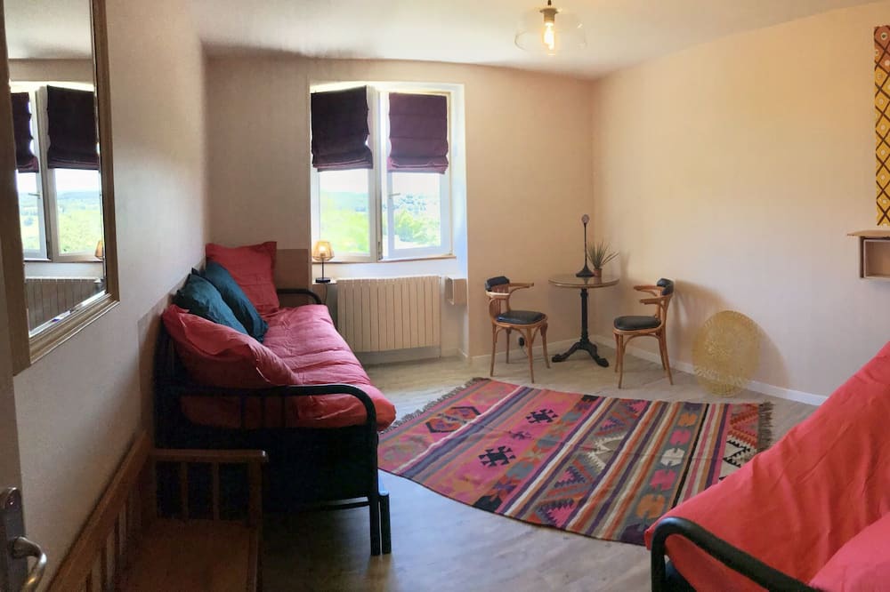 Photo of Livingroom in Lormes