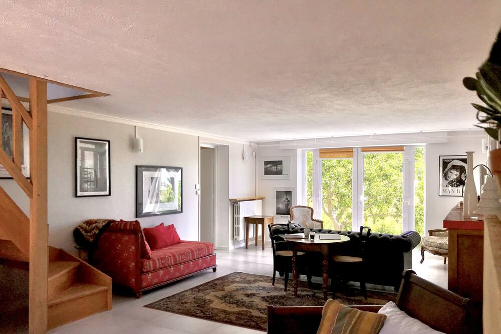 Photo of Livingroom in Lormes