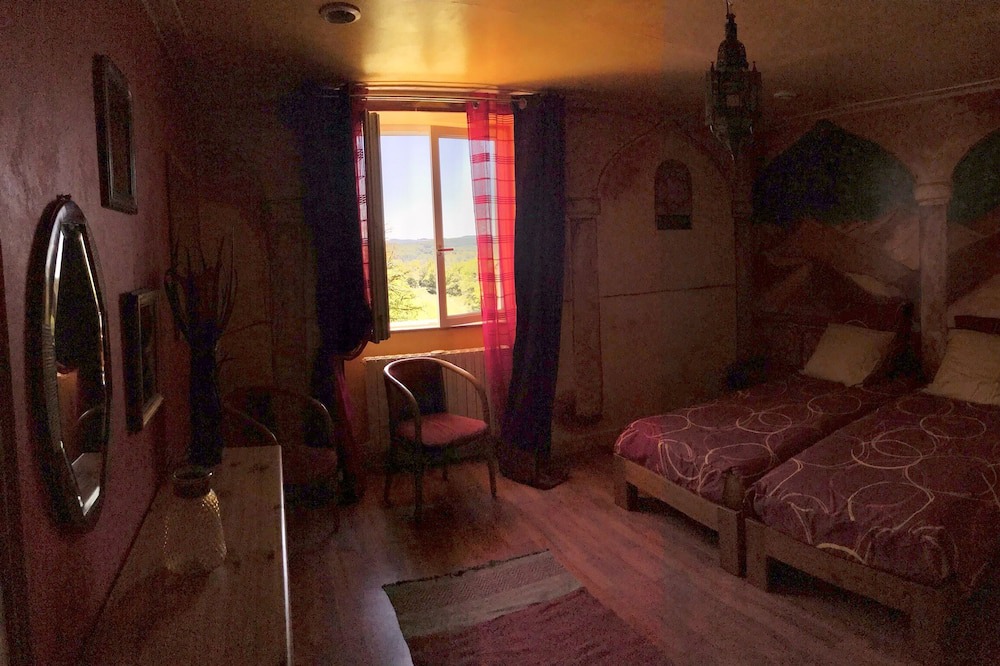 Photo of Bedroom in Lormes