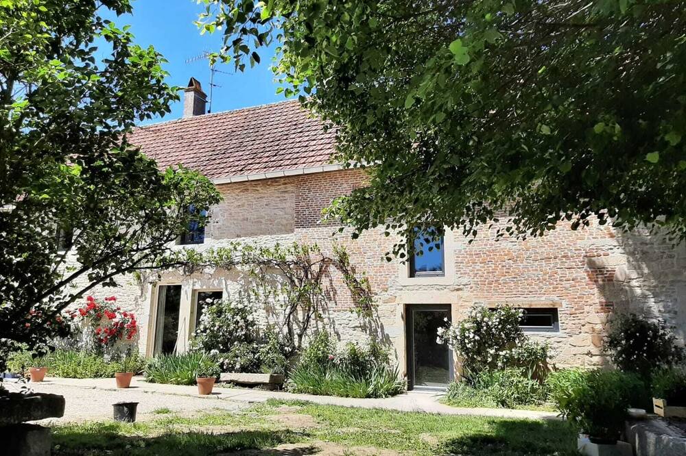 Photo of Outdoor in Chevigny-en-Valiere