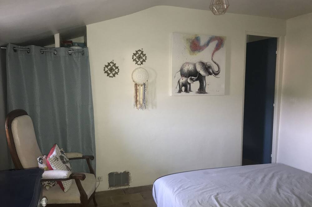 Photo of Bedroom in Methamis