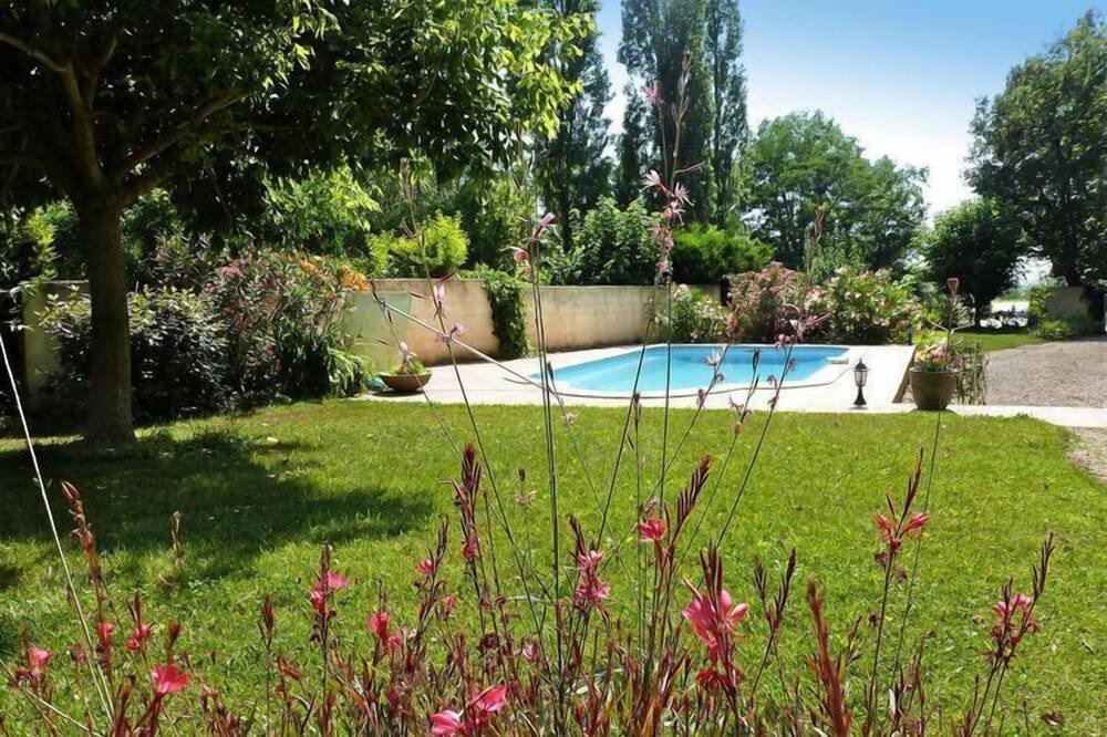 Photo of Outdoor in Puymeras