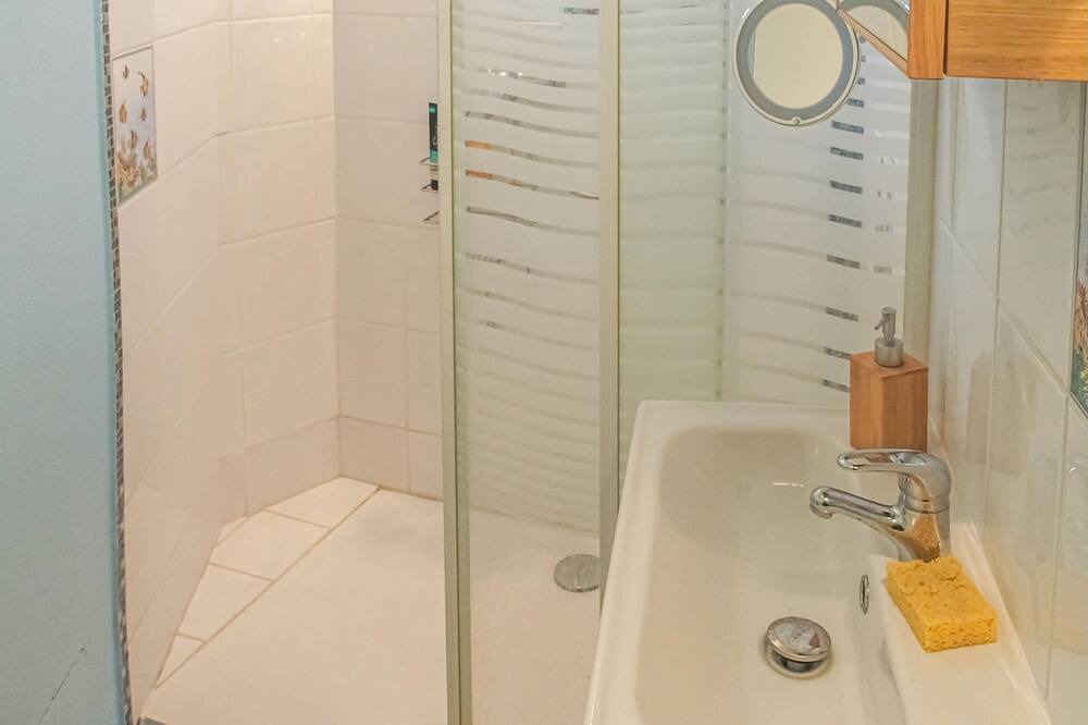 Photo of Bathroom in Chanaz