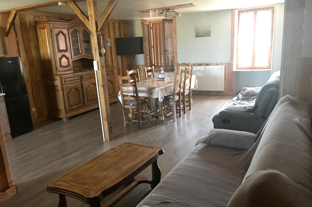 Photo of Livingroom in Quarre-les-Tombes