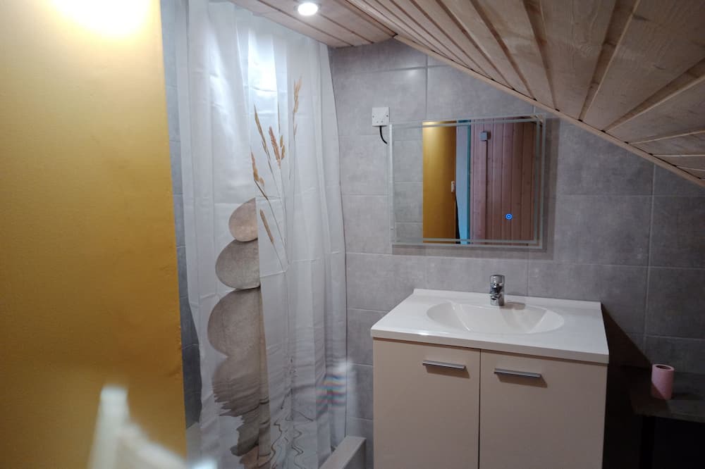 Photo of Bathroom in Froideconche