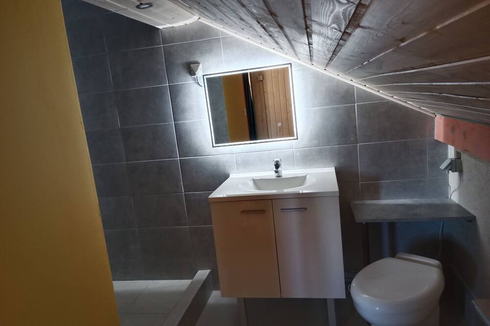 Photo of Bathroom in Froideconche