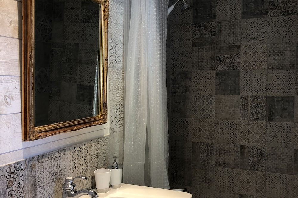 Photo of Bathroom in Chaudebonne