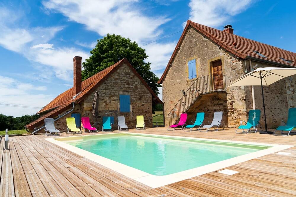 Photo of Outdoor in Saint-Bonnet-de-Vieille-Vigne
