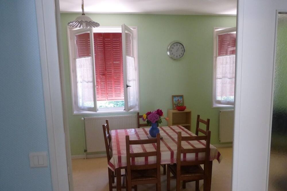 Photo of Kitchen in Quincie-en-Beaujolais
