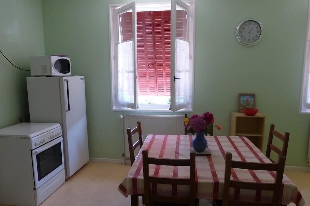Photo of Kitchen in Quincie-en-Beaujolais