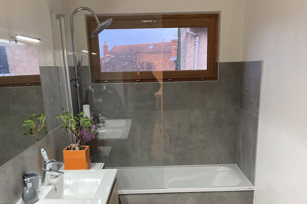 Photo of Bathroom in Villerest