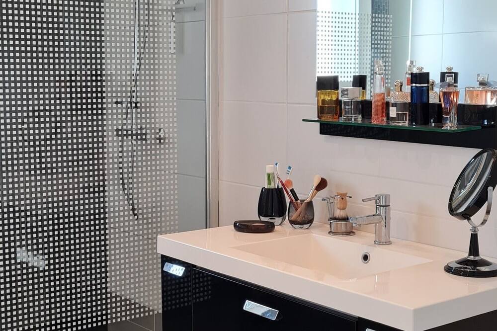 Photo of Bathroom in Malataverne