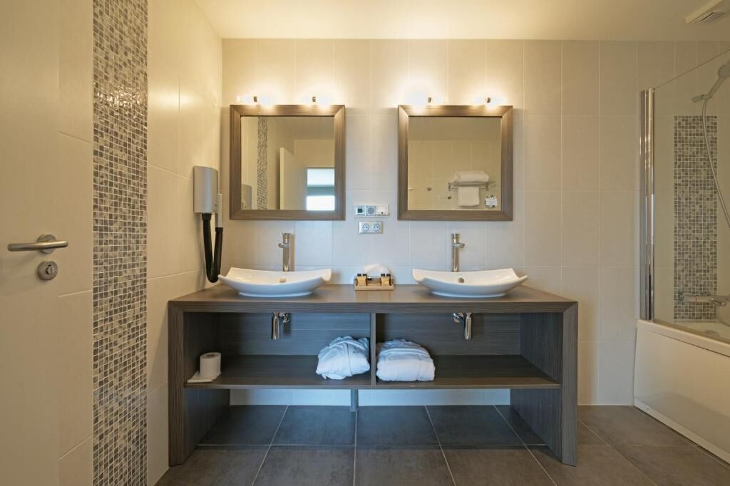 Photo of Bathroom in Montceau-les-Mines