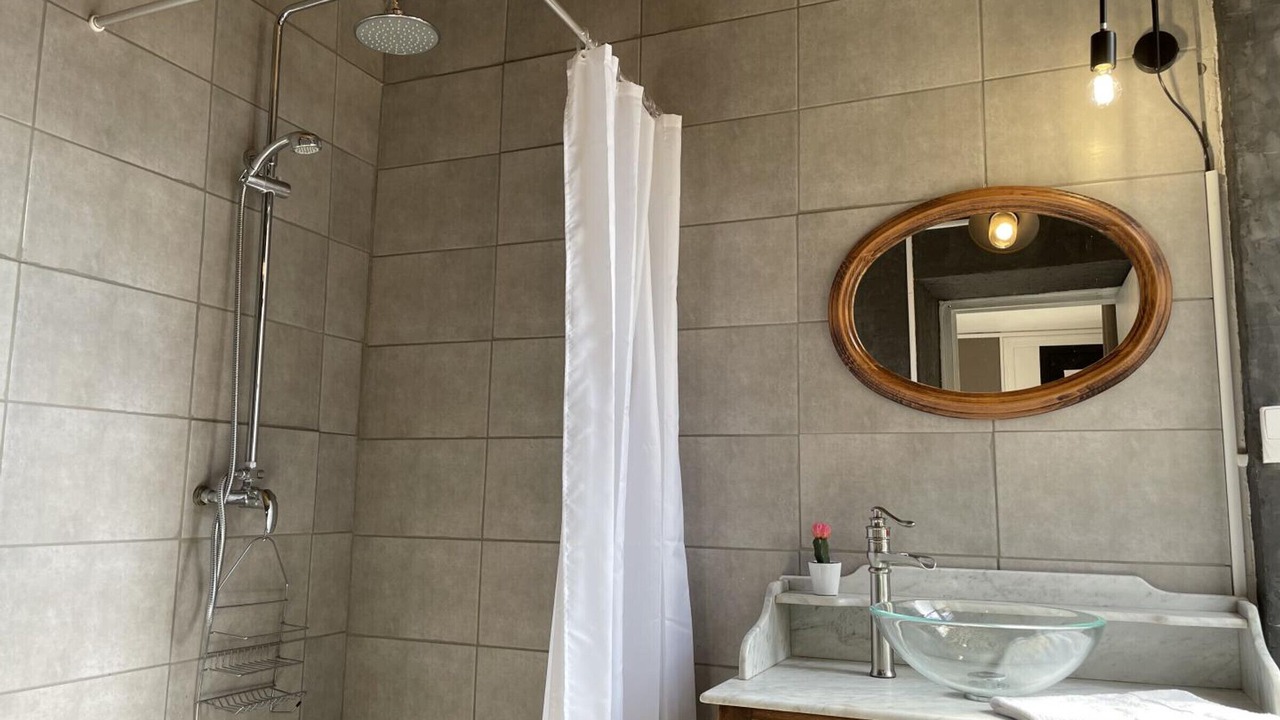Photo of Bathroom in Besson