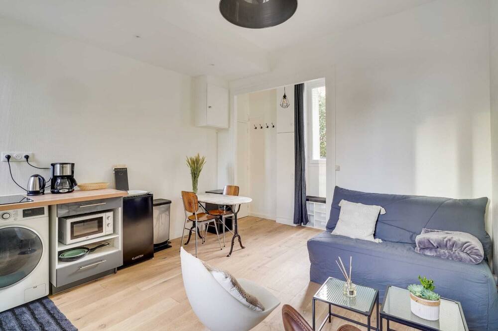 Photo of Livingroom in Louis Bertrand-Mirabeau-Semard