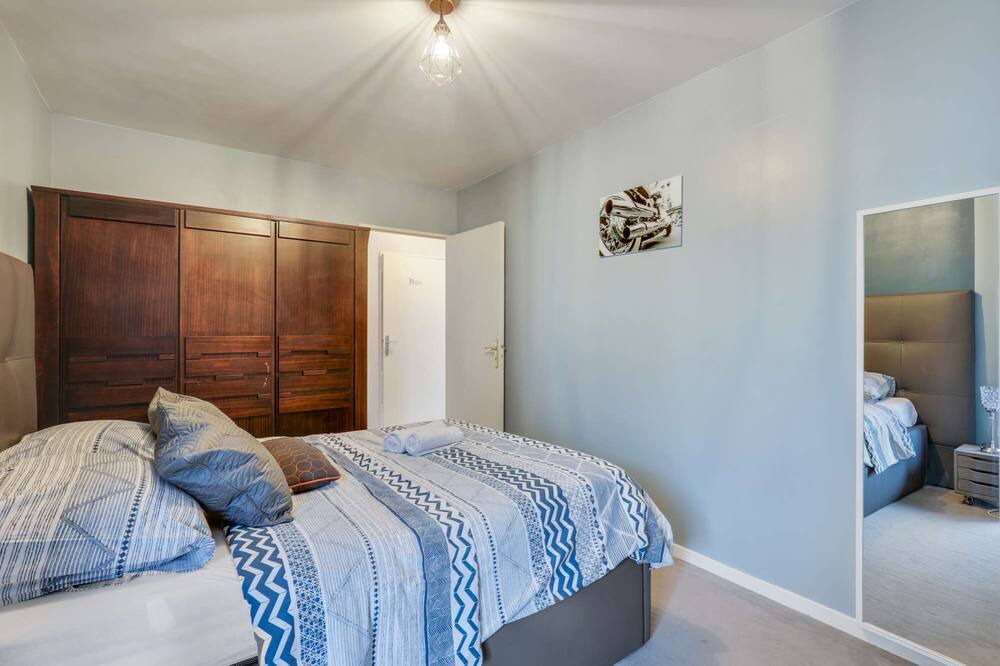 Photo of Bedroom in Orly