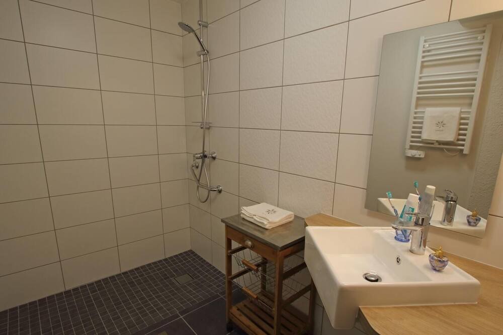 Photo of Bathroom in Mijoux