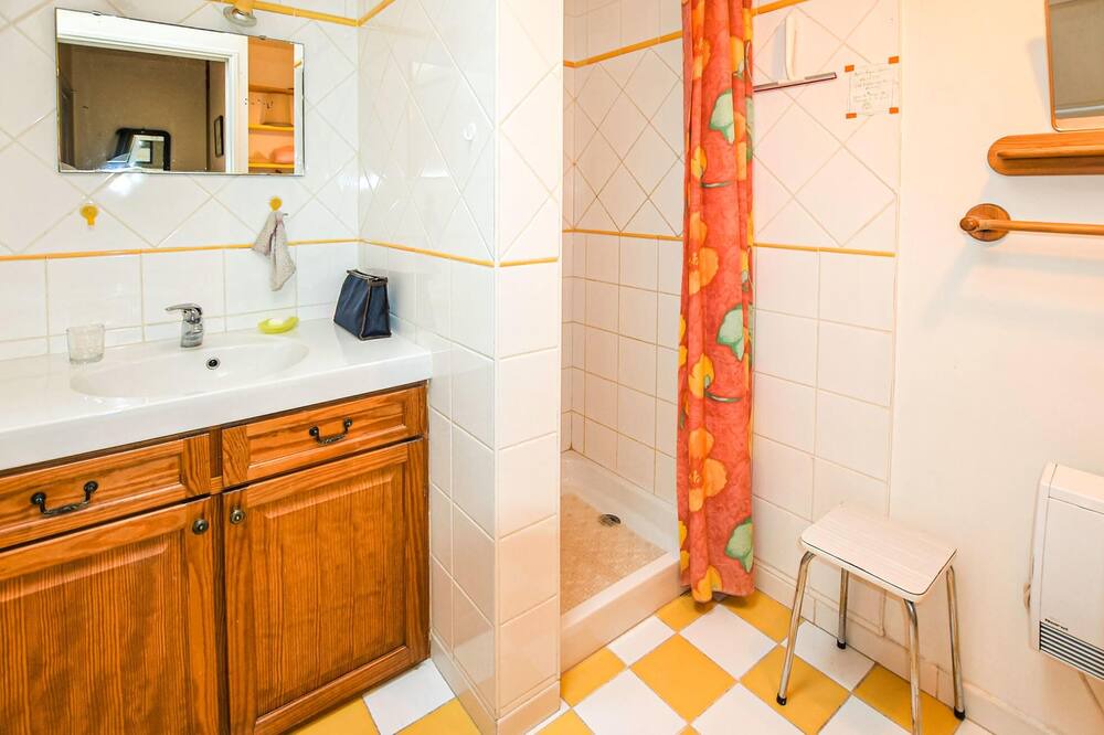 Photo of Bathroom in Le Poet-Celard