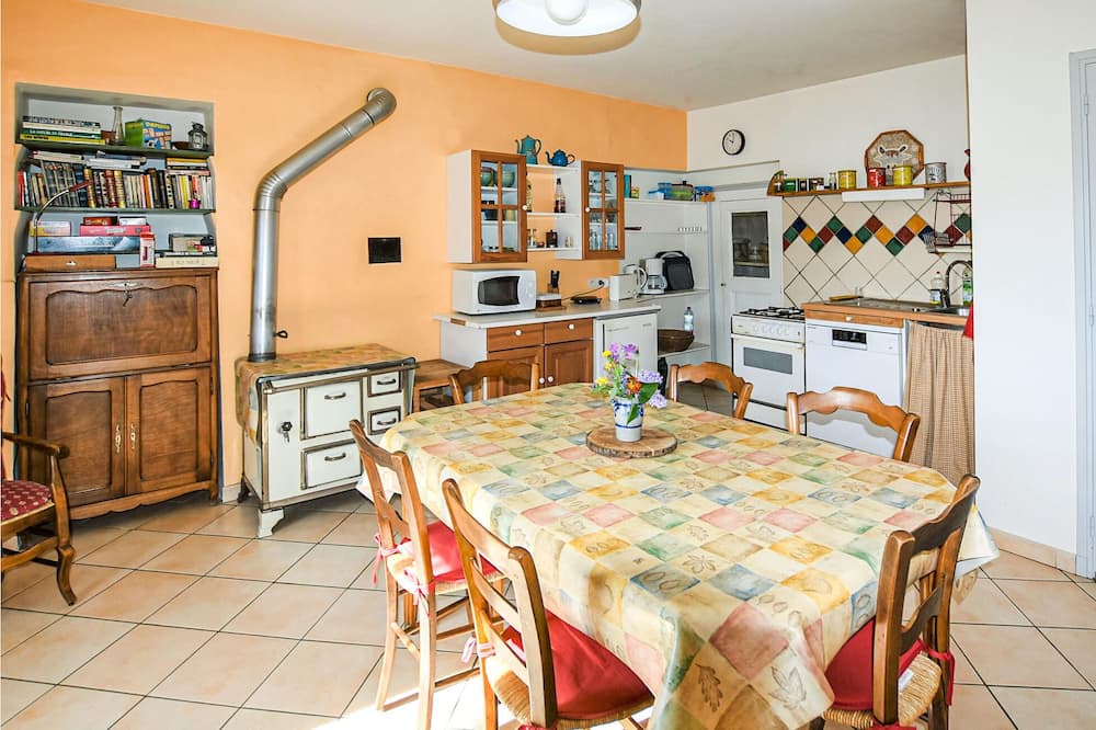 Photo of Bedroom in Le Poet-Celard