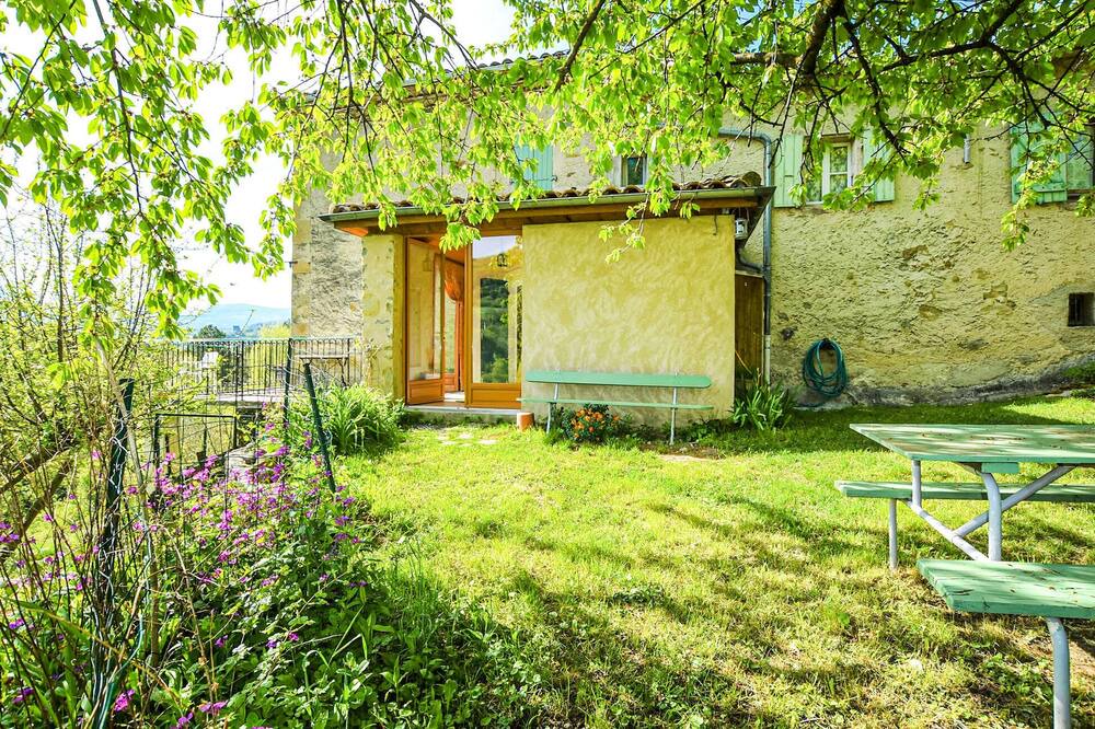 Photo of Outdoor in Le Poet-Celard